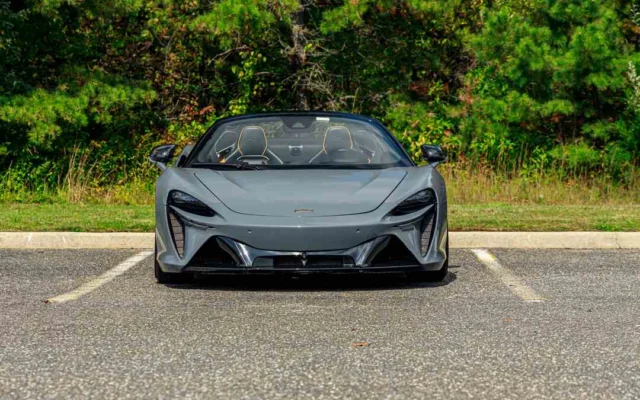 McLaren Artura Spyder