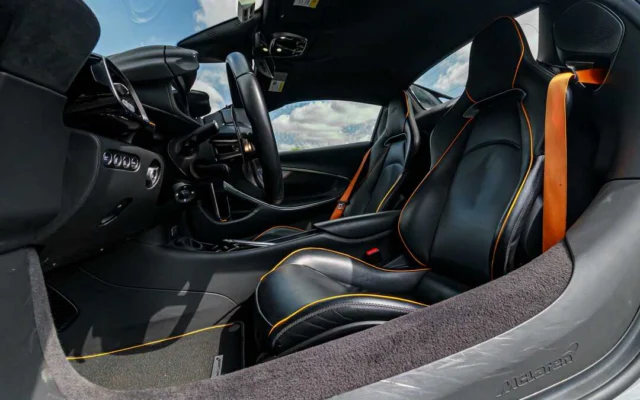 McLaren Artura Spyder