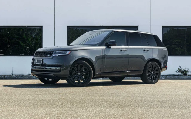 LR Range Rover SE Gray
