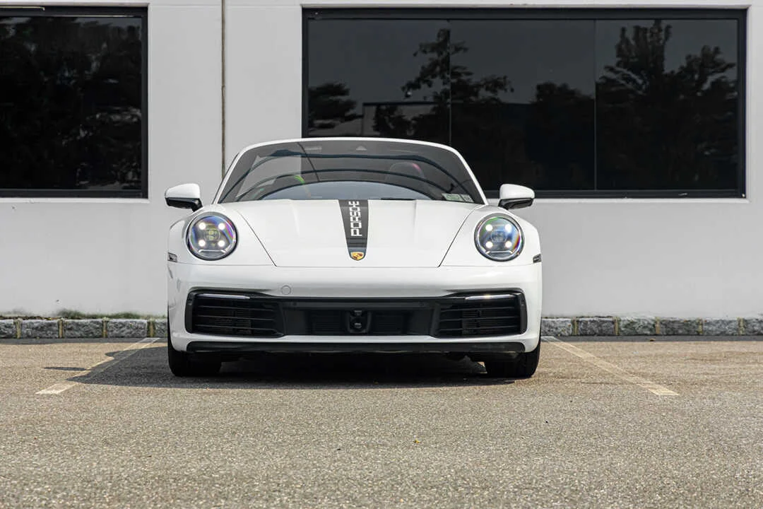 Porsche 911 Carrera S photo 2