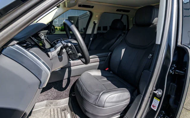 LR Range Rover SE Gray