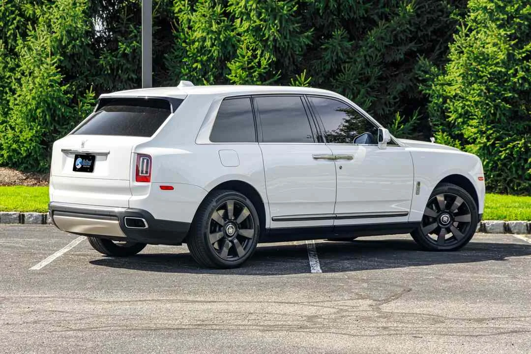Rolls-Royce Cullinan photo 3