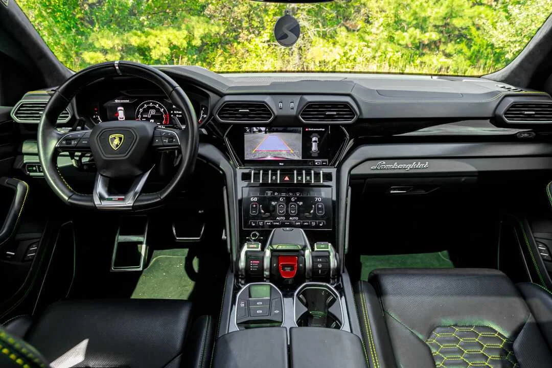 Lamborghini Urus photo 5
