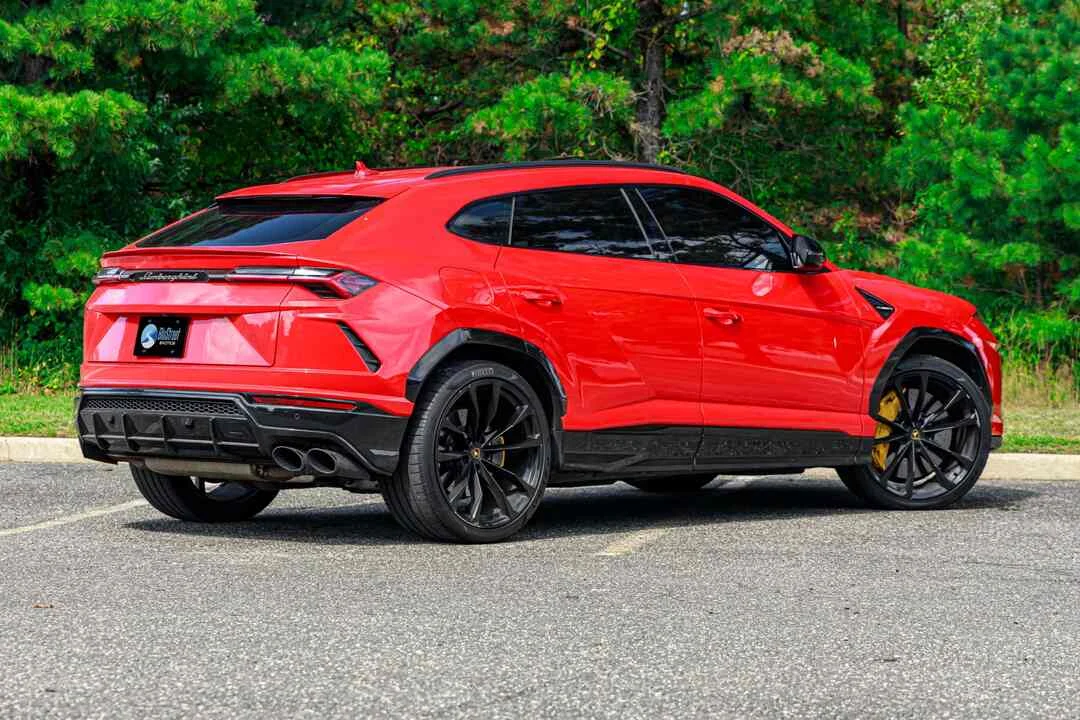 Lamborghini Urus photo 3