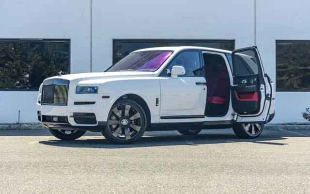 Rolls-Royce Cullinan White/Red