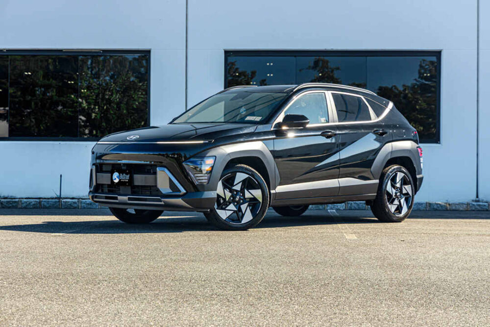 Hyundai Kona Black/White
