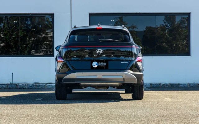 Hyundai Kona Black/White