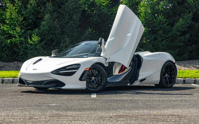 720s White
