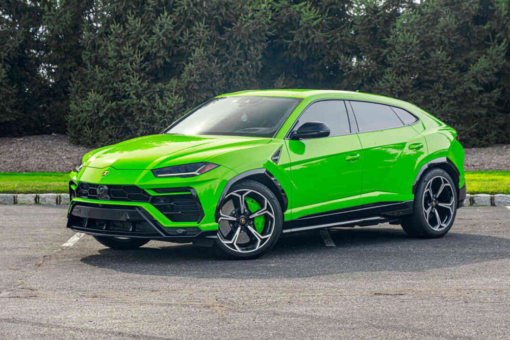 Lamborghini Urus Slime Green