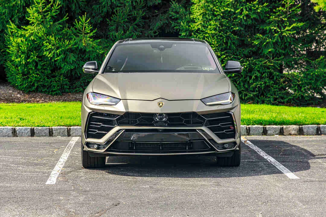 Lamborghini Urus photo 2