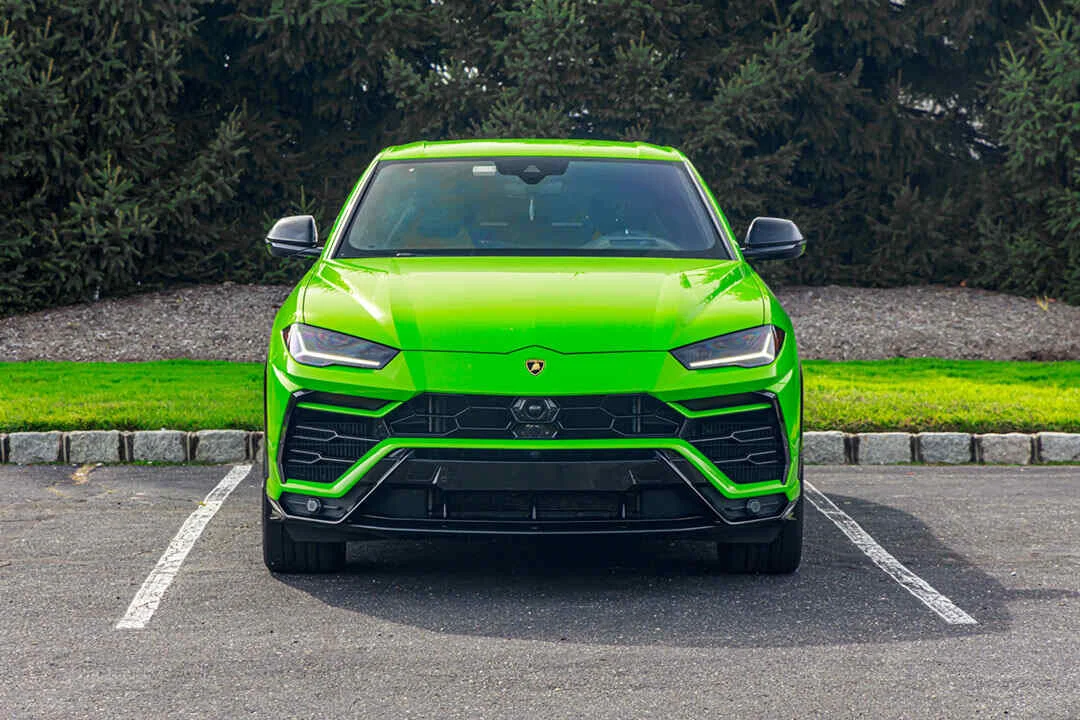 Lamborghini Urus photo 2
