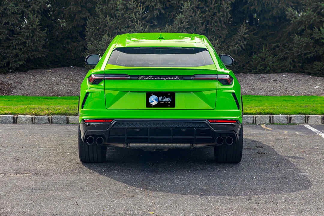 Lamborghini Urus photo 3