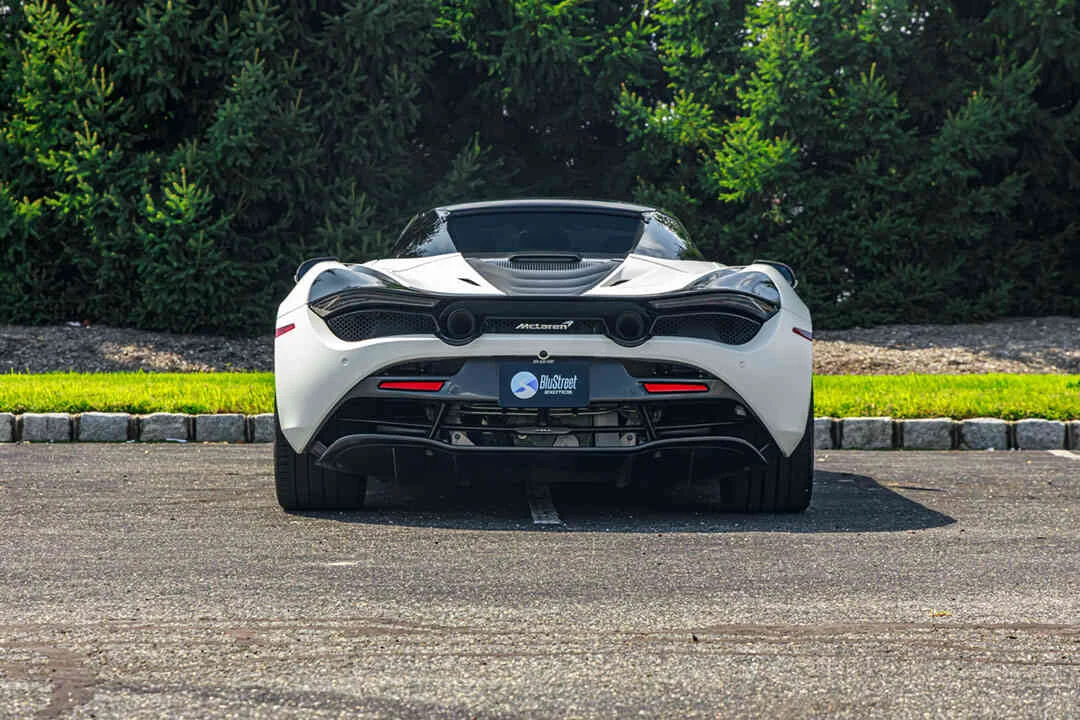 McLaren 720s photo 3