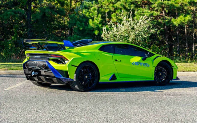 Lamborghini Huracan STO Green/Blue