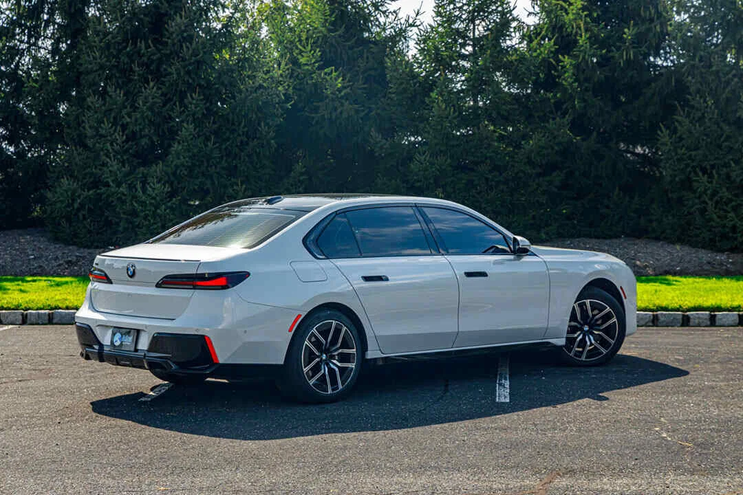 BMW 740i photo 4