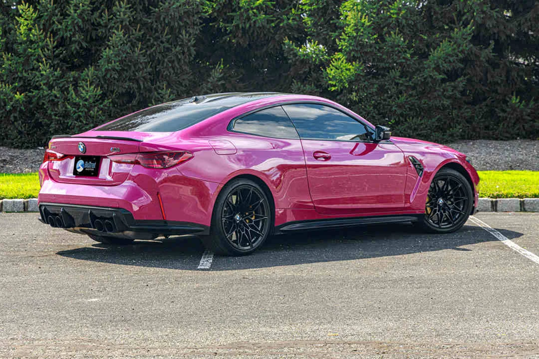 BMW M4 photo 4