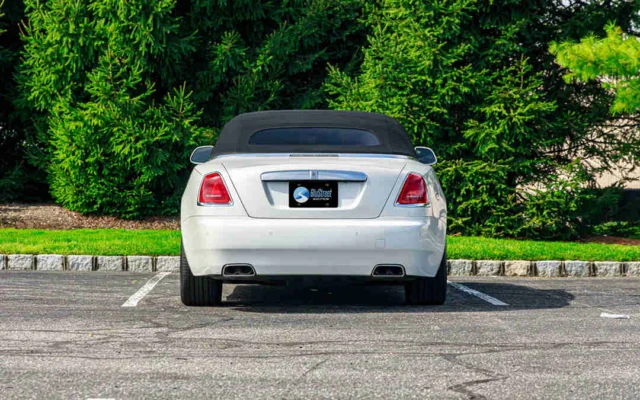 Rolls Royce Black Badge Dawn