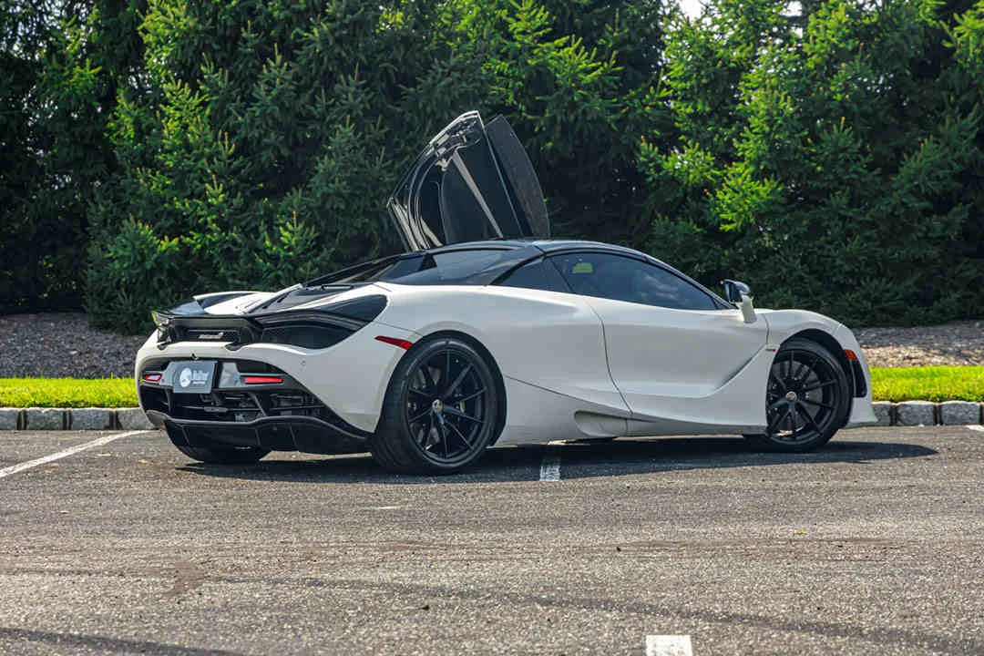 McLaren 720s photo 4
