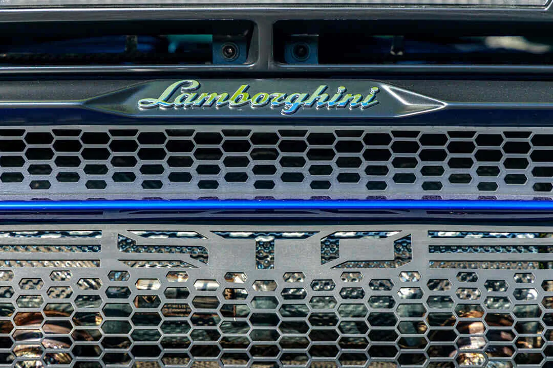 Lamborghini Huracan STO photo 5