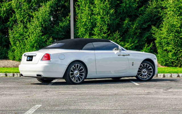Rolls Royce Black Badge Dawn
