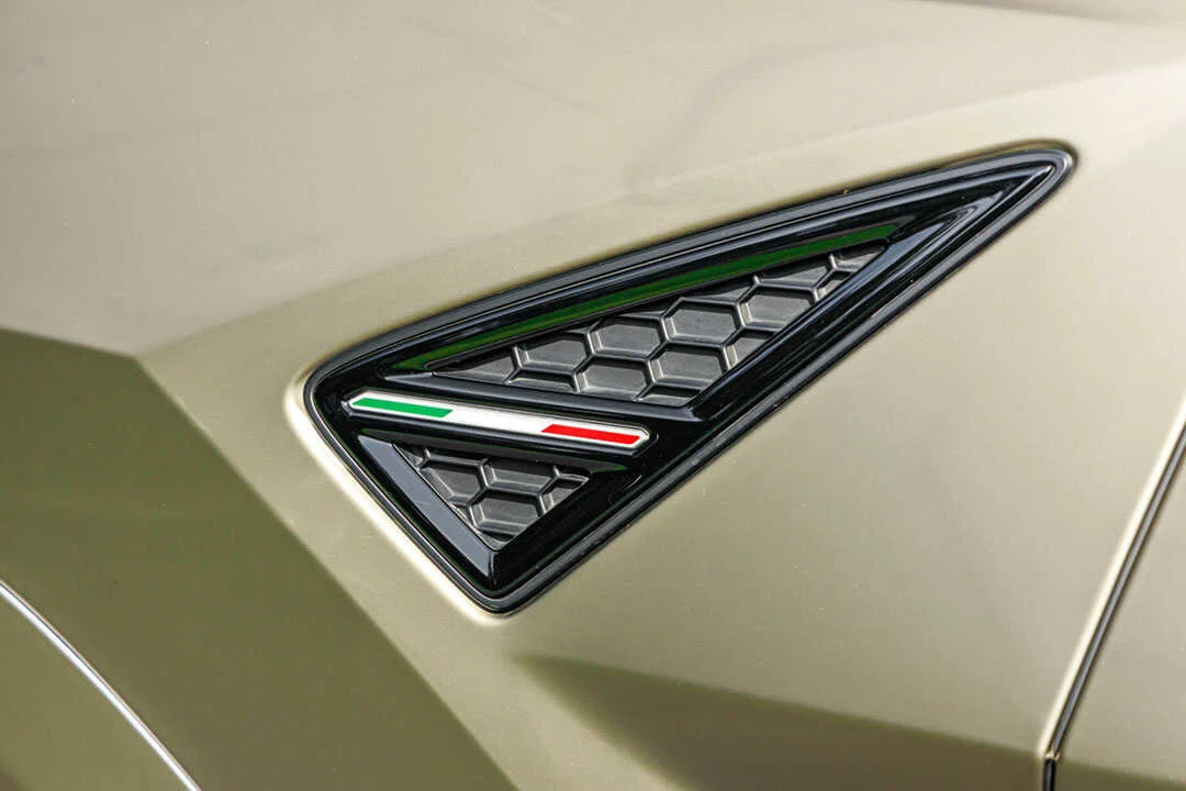 Lamborghini Urus photo 6