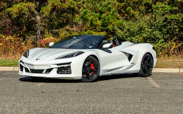 Corvette C8 E-Ray Convertible White