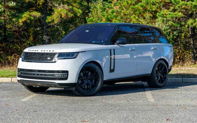 Range Rover SE White