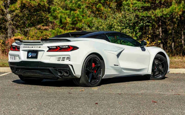 Corvette C8 E-Ray Convertible White
