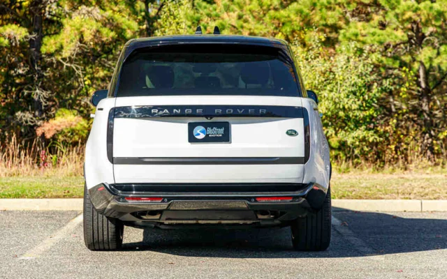 Range Rover SE White