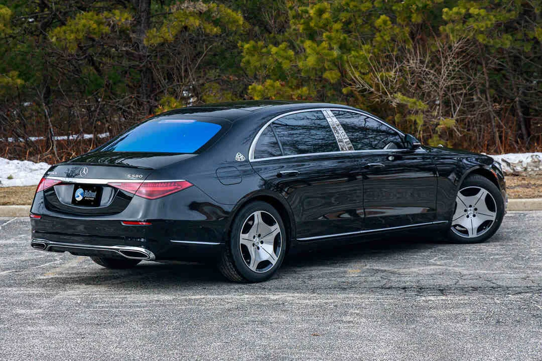 Mercedes-Benz S580 Maybach photo 3