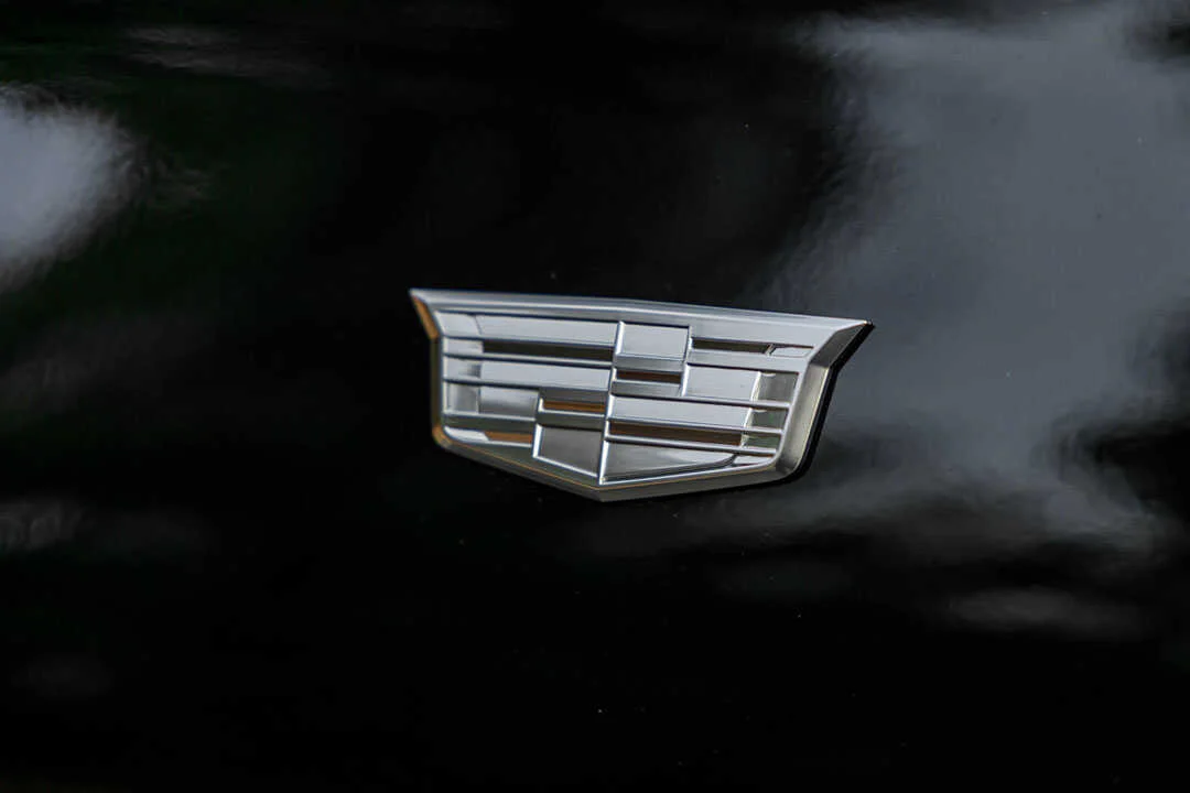 Cadillac Escalade 600 photo 8