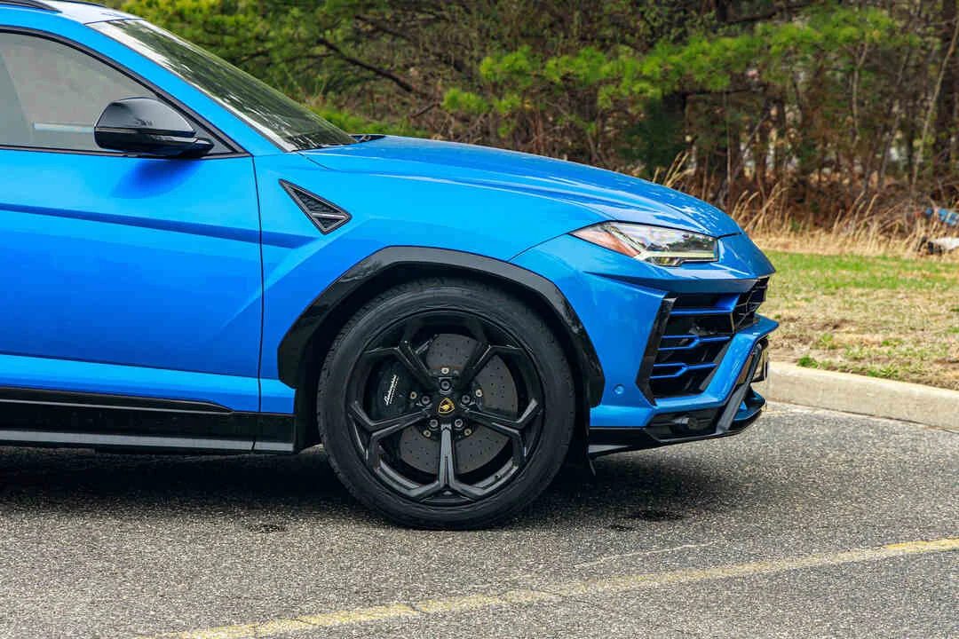 Lamborghini Urus photo 8