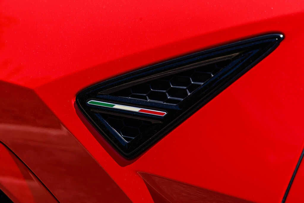 Lamborghini Urus photo 6