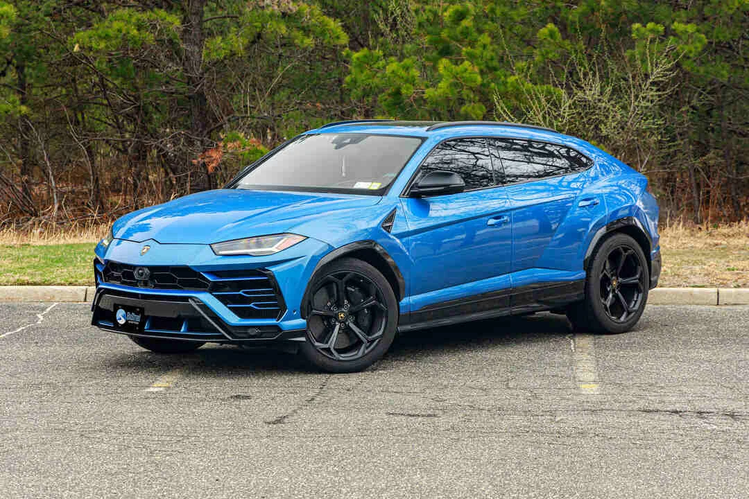 Lamborghini Urus Royal Blue