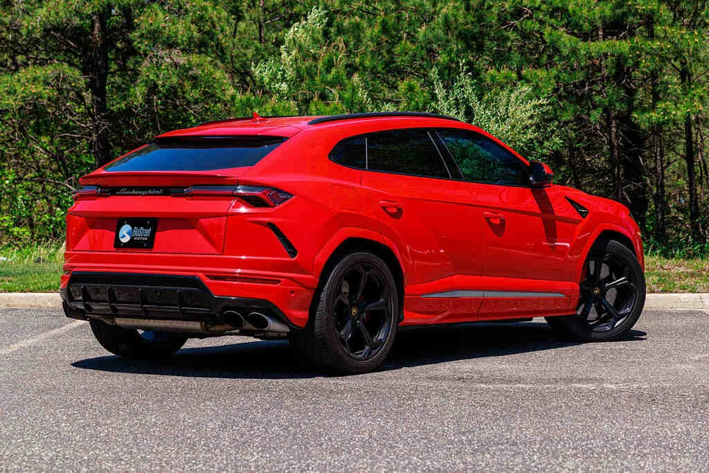 Lamborghini Urus photo 4