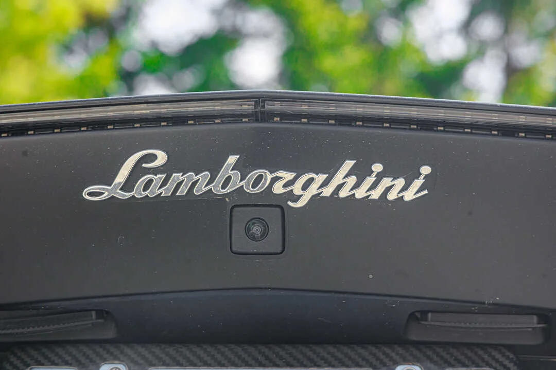Lamborghini Aventador photo 6