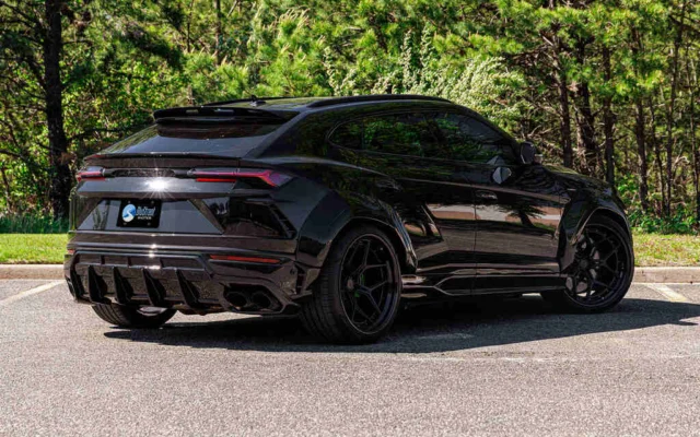 Lamborghini Urus Widebody Black