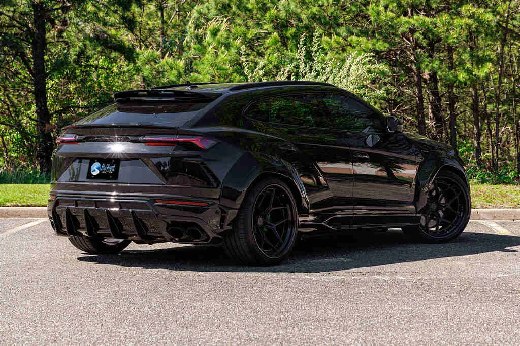 Lamborghini Urus Widebody photo 4
