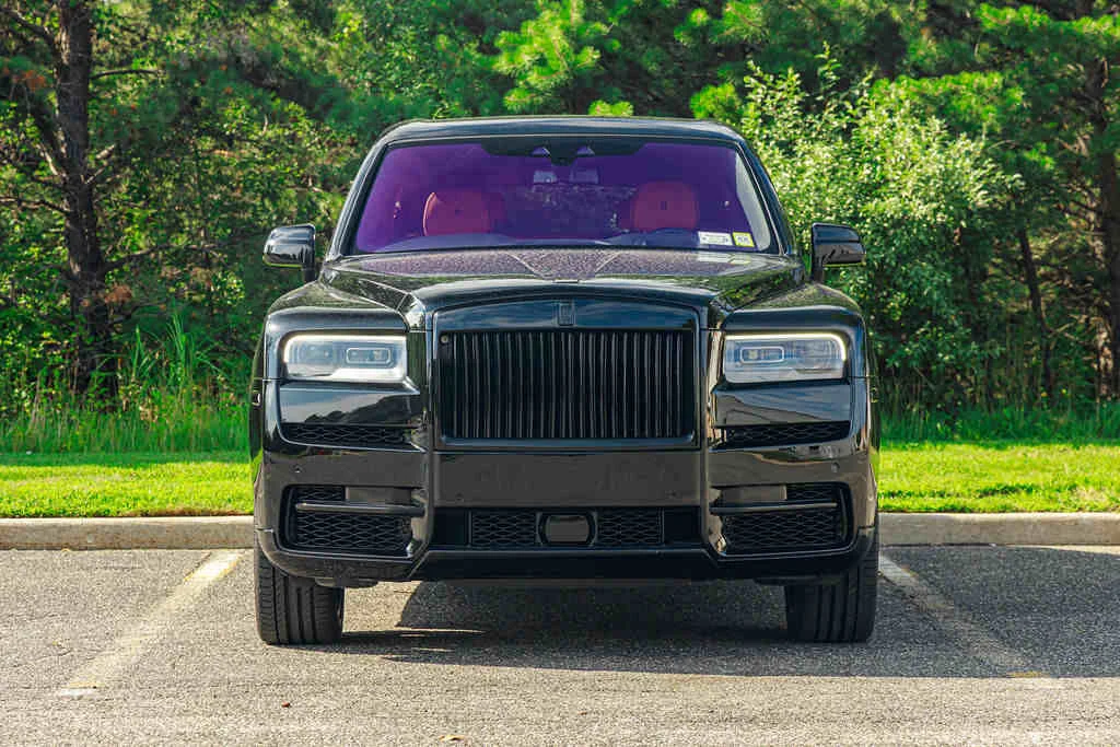 Rolls-Royce Cullinan photo 2