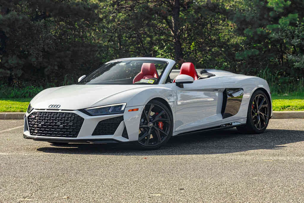 Audi R8 White/Red