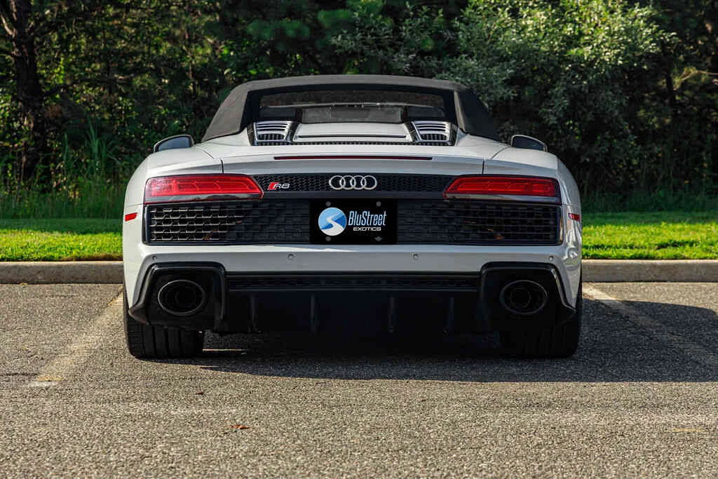 Audi R8 photo 3