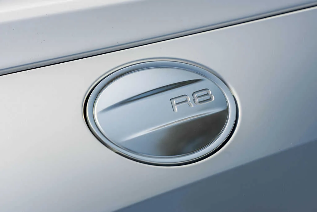 Audi R8 photo 5