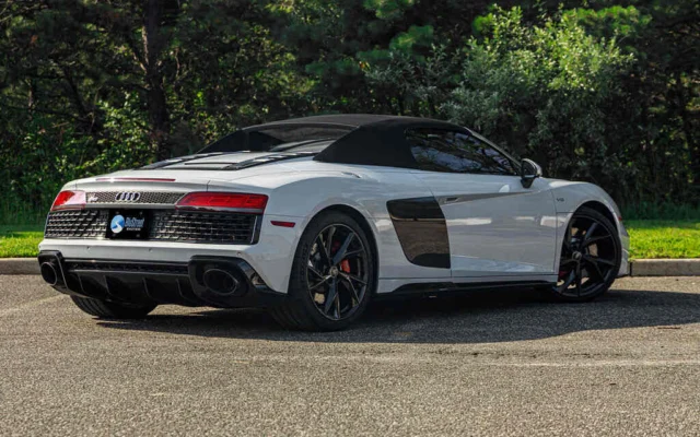 Audi R8 White/Red