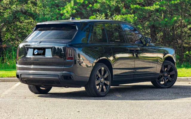 Rolls Royce Cullinan Black/Orange
