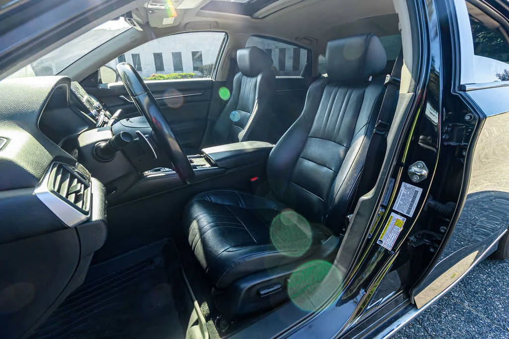 Honda Accord photo 7