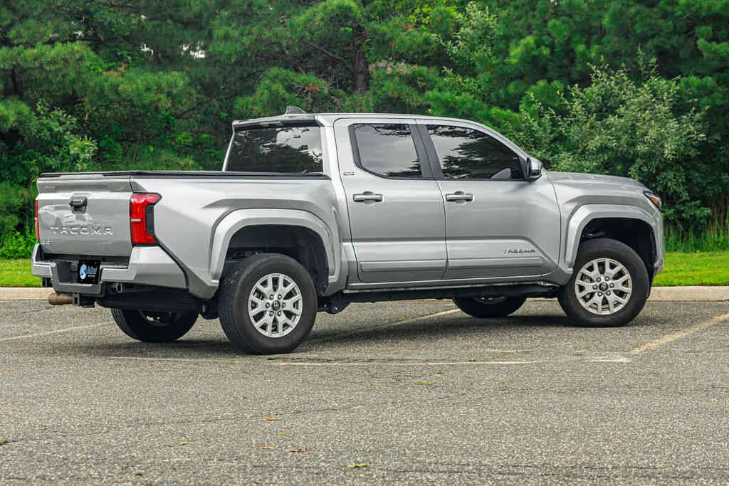 Toyota Tacoma photo 4