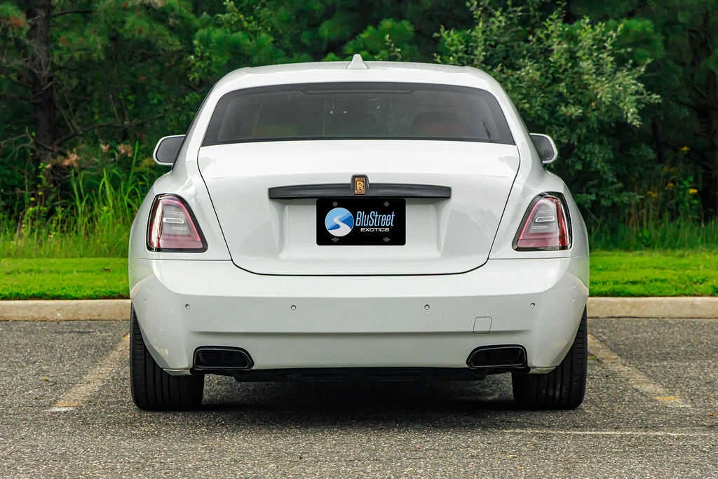 Rolls-Royce Ghost Black Badge photo 3