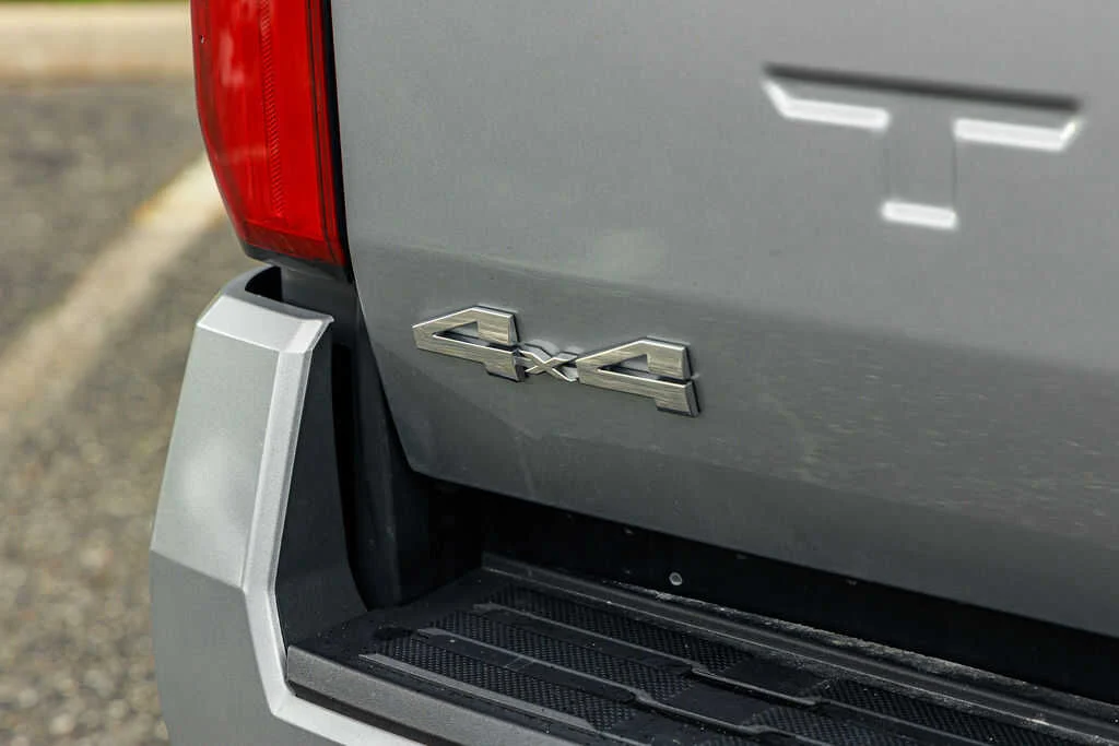 Toyota Tacoma photo 5
