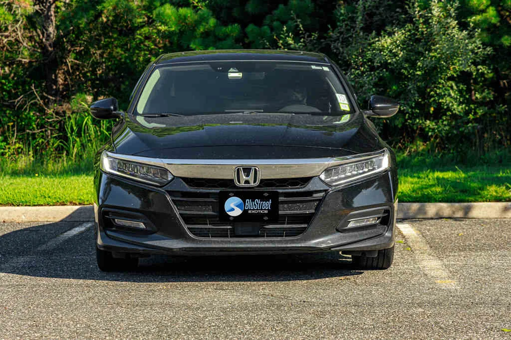 Honda Accord photo 2