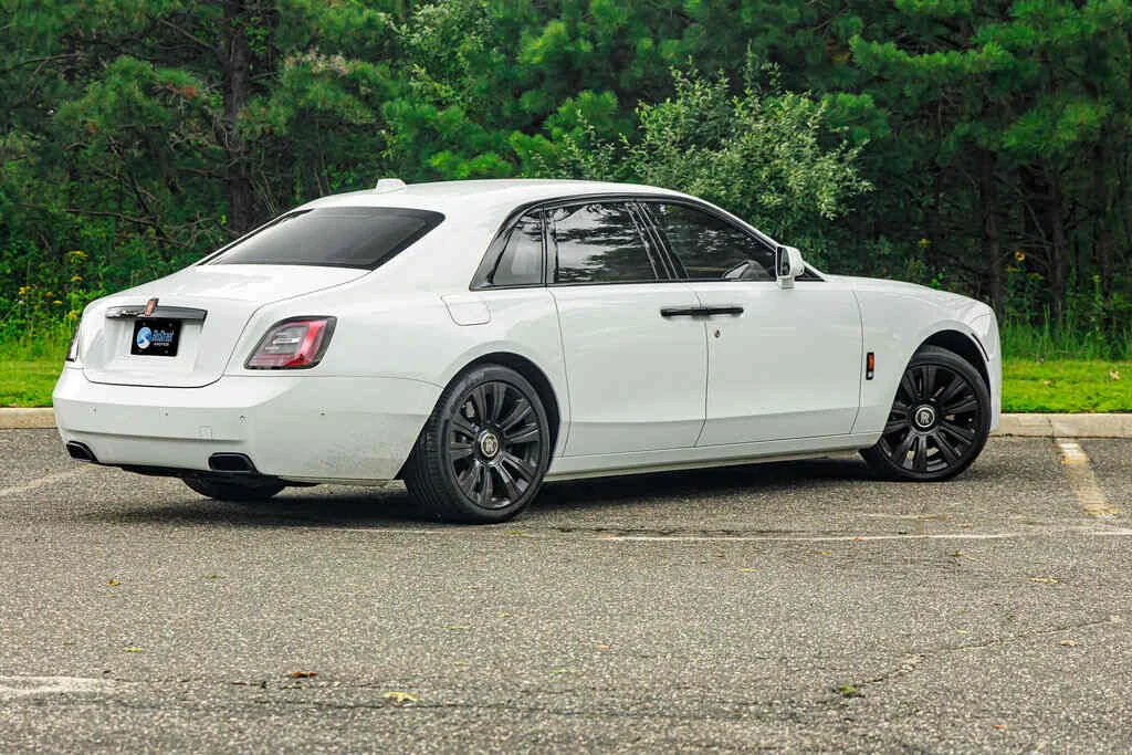 Rolls-Royce Ghost Black Badge photo 4